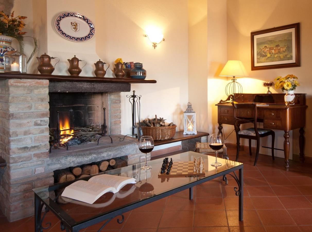 Tenuta Di Forte Sorgnano Gualdo Cattaneo Habitación foto